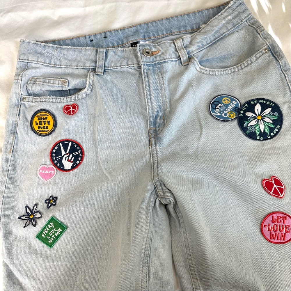 H&M Peace & Love Vote Change Light Denim Women's Jeans with Colorful Patches